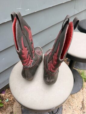 smartfit Brown Western Heeled Boots with Red Stitching